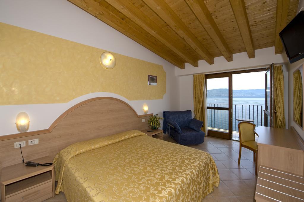 Hotel Piccolo Paradiso Toscolano-Maderno Esterno foto